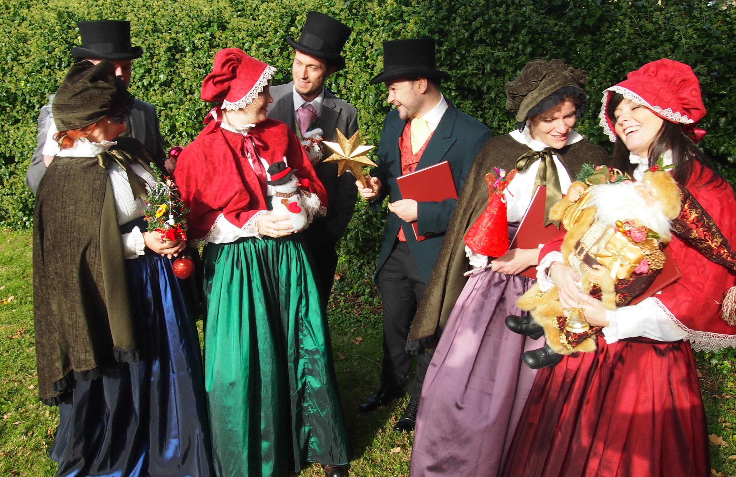OLYMPUS DIGITAL CAMERA victorian Christmas carol singers